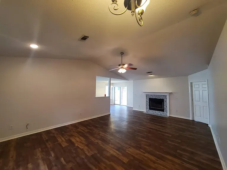 1516 Oakhill Rd — Photo 6