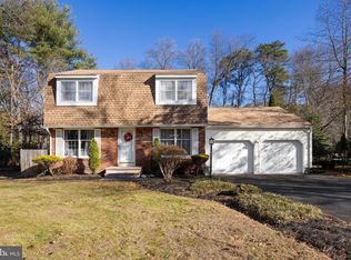 5 Friar Tuck Dr, Medford, NJ 08055