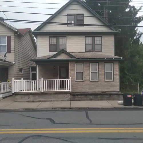 1 Belmont St Photo 1