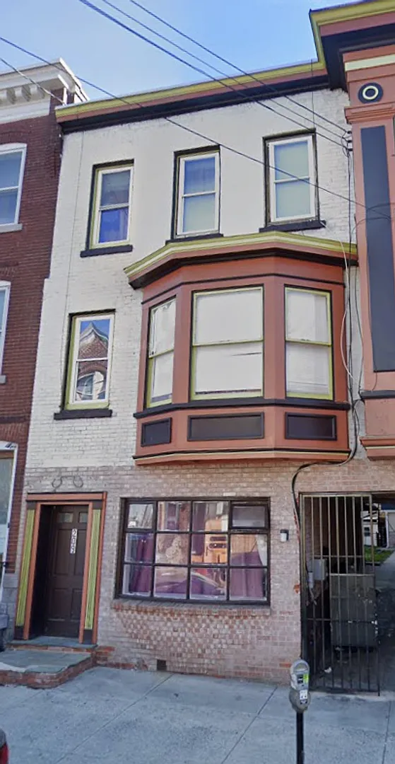 209 N 8th St — Photo 2