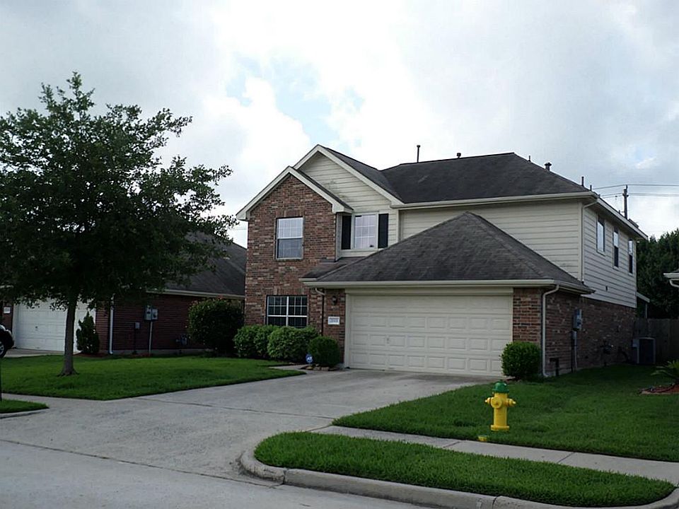 1st image of 2521 Artesia Dr