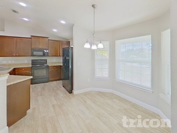 4th image of 22404 Cheryl Ave