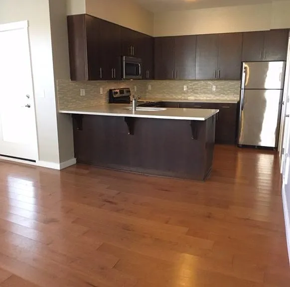 460 NE Simpson St #H — Photo 2