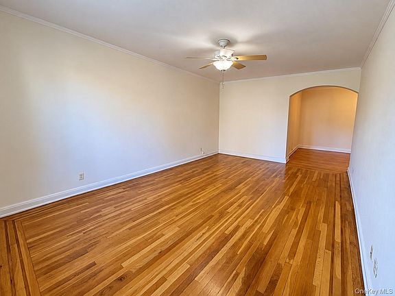4th image of 253 Garth Road #2A