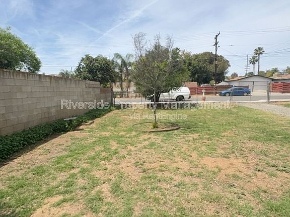4th image of 4185 Selma Ave