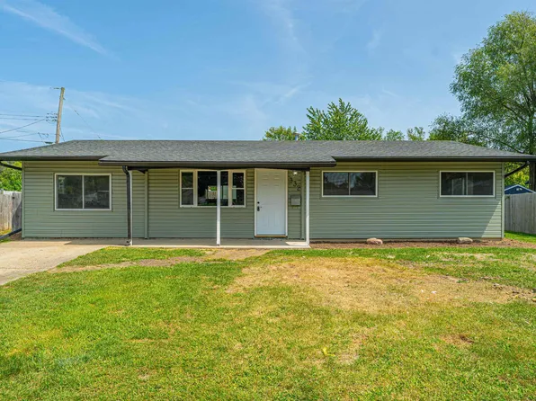 332 Welch Dr, Lincoln, IL 62656