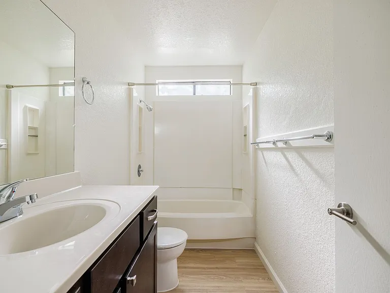 Manteca Golf & Tennis Villas — Photo 8