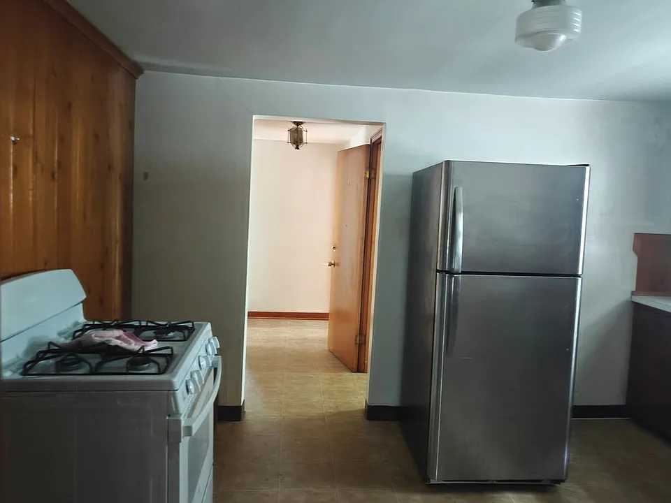 1302 Walden Ave #2