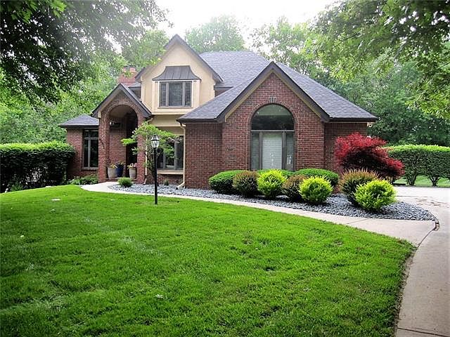 1st image of 4601 N Lakewood Dr