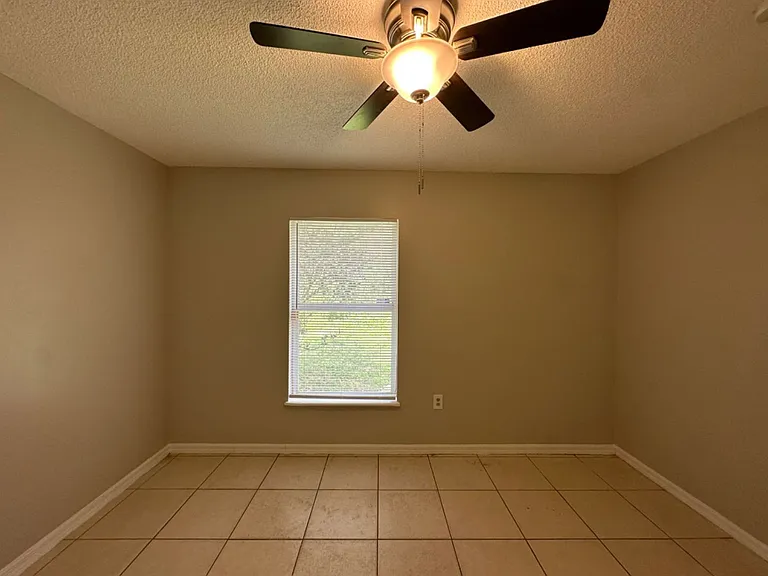 1123 Doncaster Ct — Photo 9
