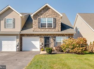 42 Fuzzy Tail Dr, Ranson, WV 25438