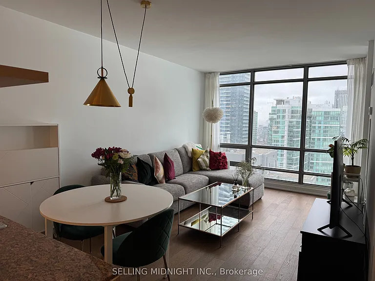 5 Mariner Ter #3609 — Photo 17
