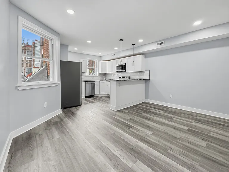 1816 Plymouth St — Photo 11