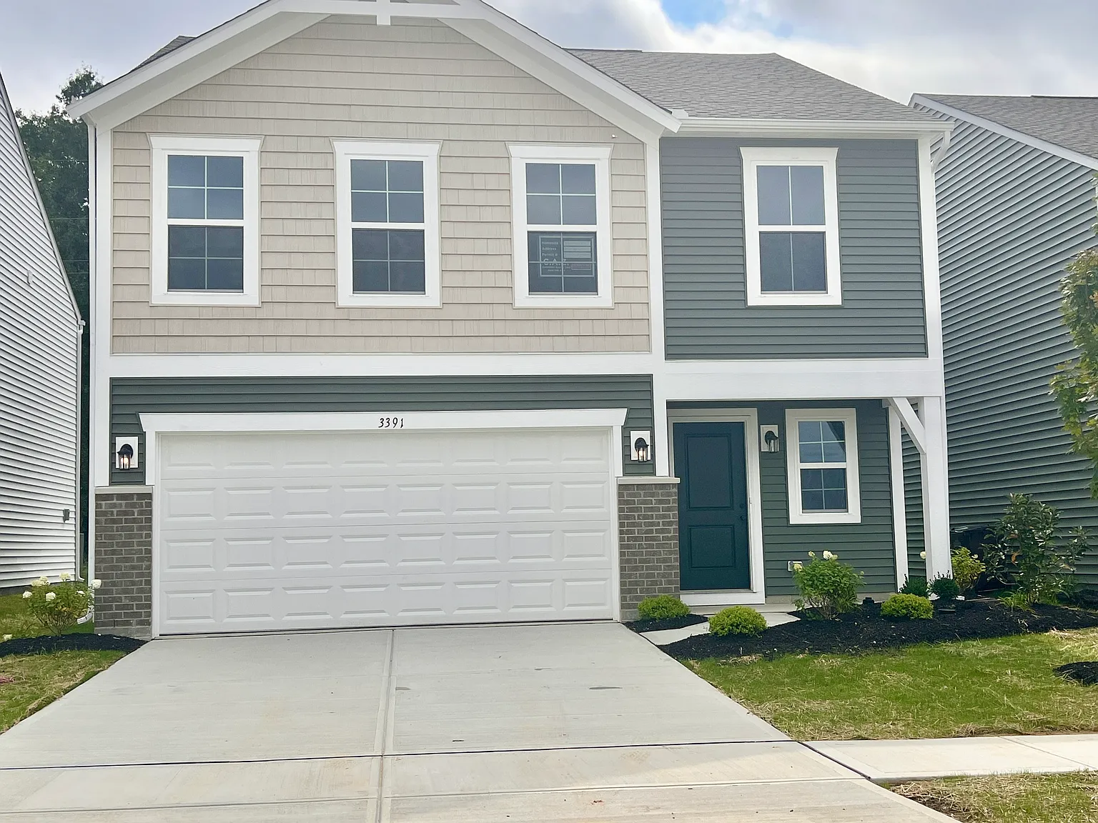 4 bed, 2.5 bath, 2000 sqft, $2,450 — Photo 2