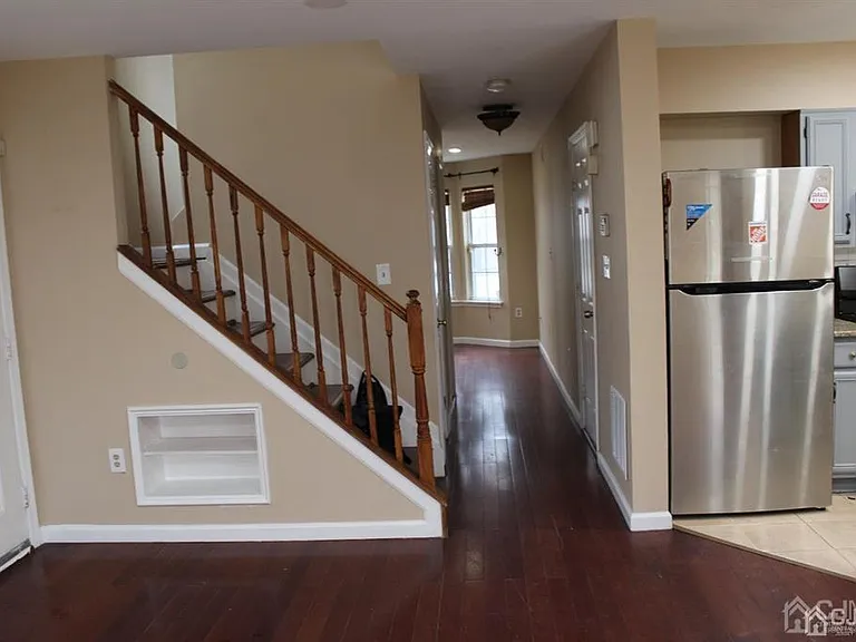 240 Hidden Woods Ct — Photo 5