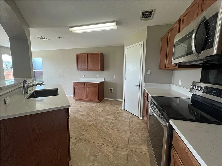 12817 Chime Dr — Photo 10