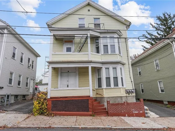 15 Erastus St, Providence, RI 02909