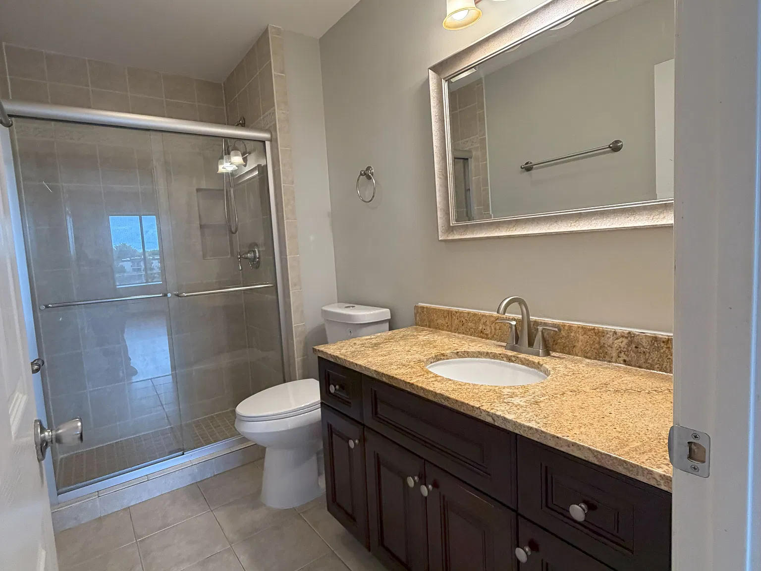 2 bed, 1200 sqft, $2,200 — Photo 4