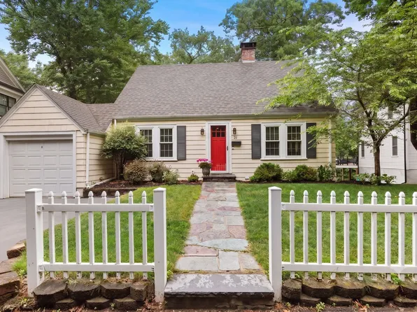 21 Gayland Rd, Needham, MA 02492