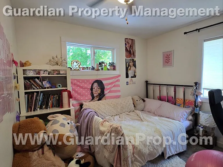 1445 Cherry Pl — Photo 10
