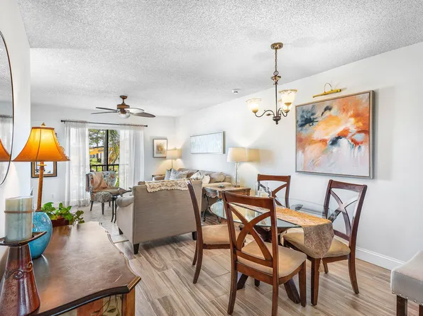 7142 Golf Colony Court #203, Lake Worth, FL 33467