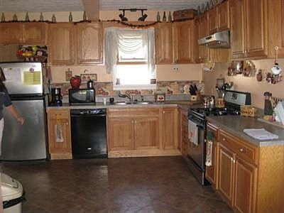 2nd image of 157 Spruce St