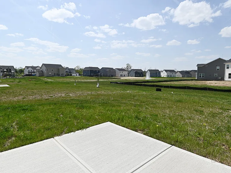 7348 Deerberg Dr — Photo 61