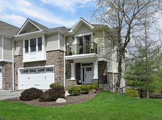 1 Overlook Ct, North Caldwell, NJ 07006