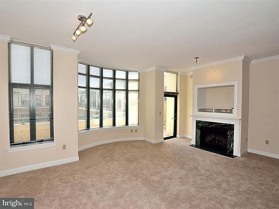 4th image of 502 W Broad St APT 513