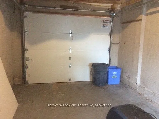 43 Dunvegan Rd #UPPER — Photo 16