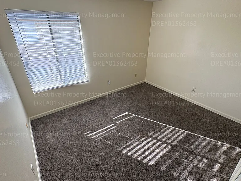 2812 N Half Moon Dr — Photo 26