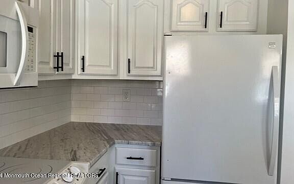 2nd image of 123B Edinburgh Lane #1002