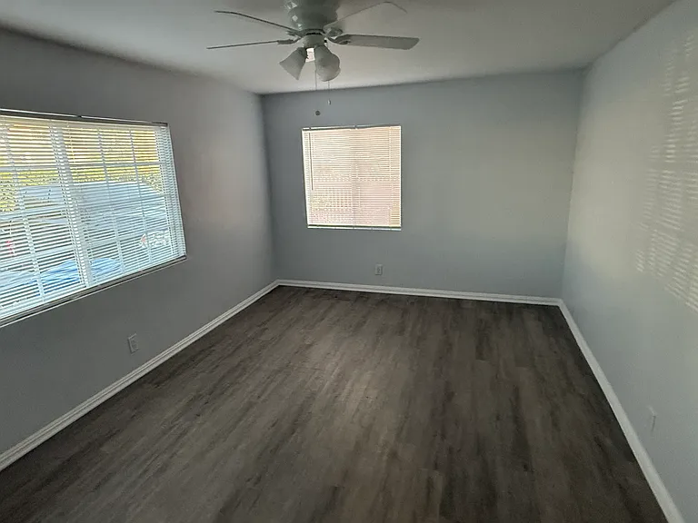 15707 Longworth Ave — Photo 23