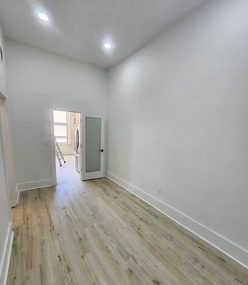17 E Court St #32 — Photo 12