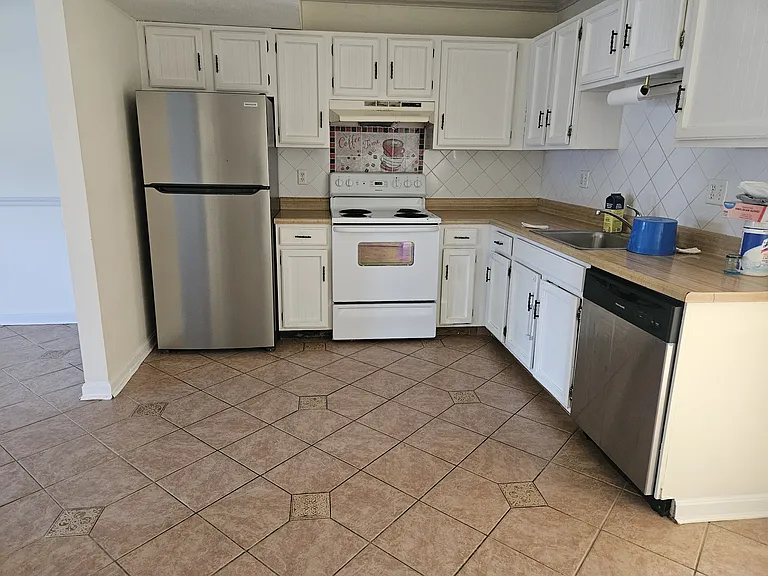 1316 Jervis Sq — Photo 3