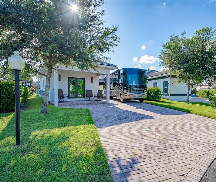 1st image of 484 S Cortez Dr #484