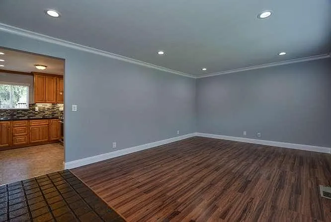 2040 Conifer Ln — Photo 5