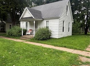 424 N 1st Ave, Winterset, IA 50273
