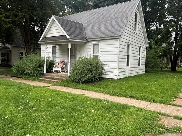 424 N 1st Ave, Winterset, IA 50273