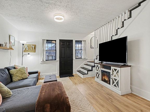 3rd image of 504 Earle Ave