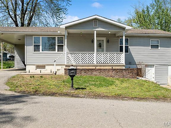 2nd image of 2820 Vista Ln