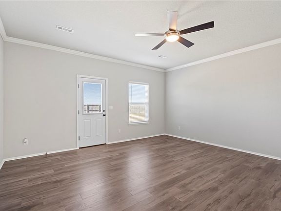 3rd image of 4424 Cornwall St