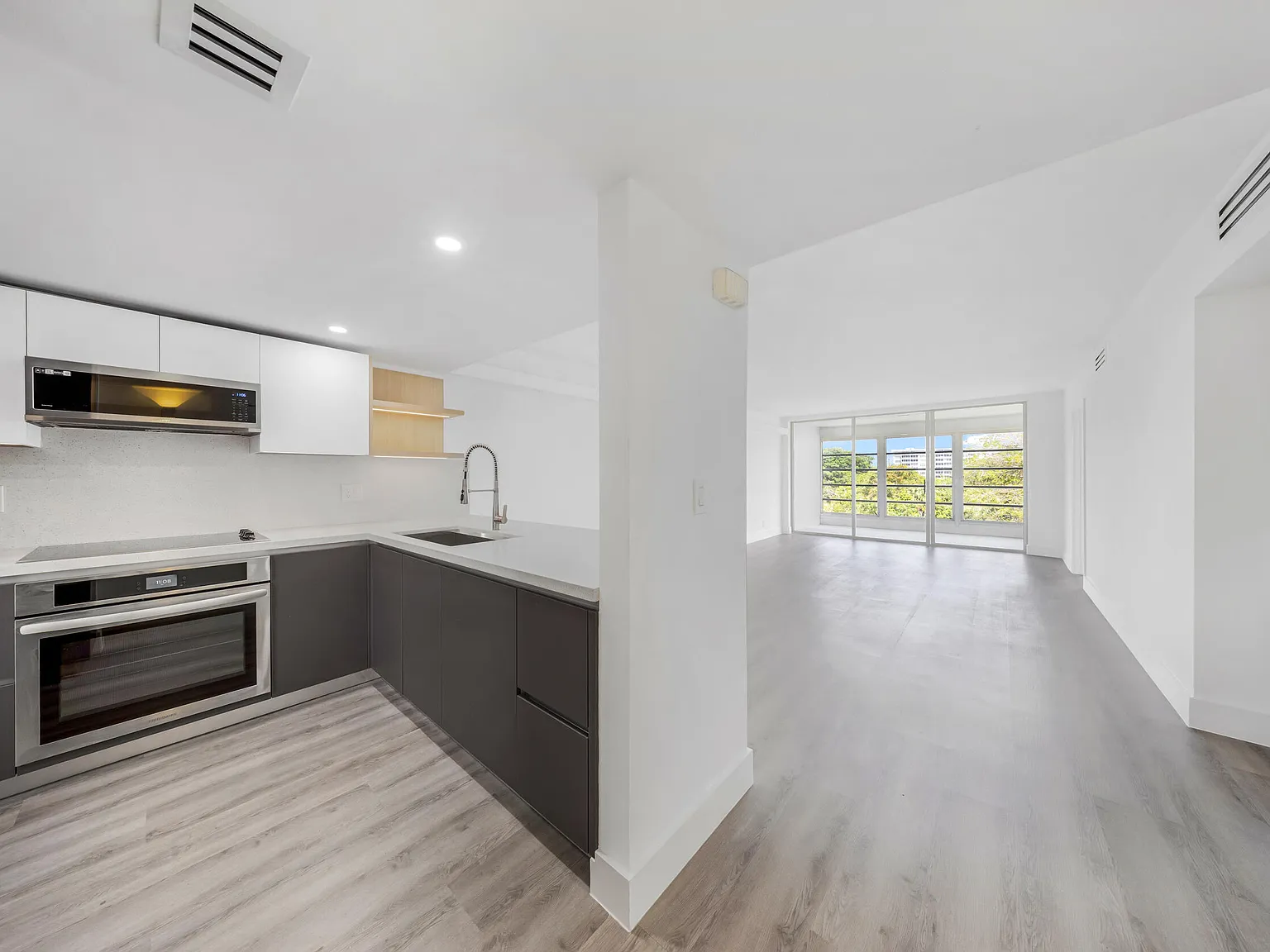 2 bed, 2.0 bath, 1064 sqft, $2,200 — Photo 1