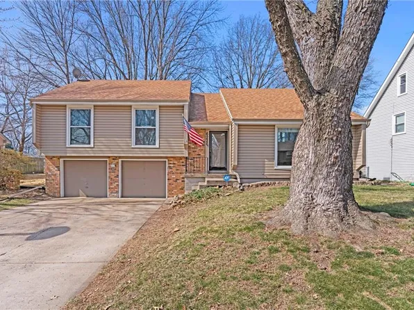 6226 Mullen Rd, Shawnee, KS 66216