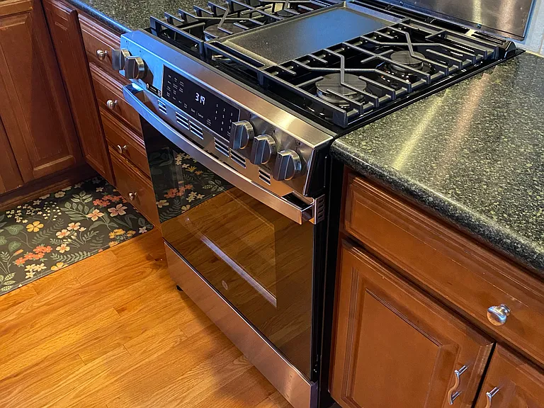 new gas range with convection oven and stainless steel vent