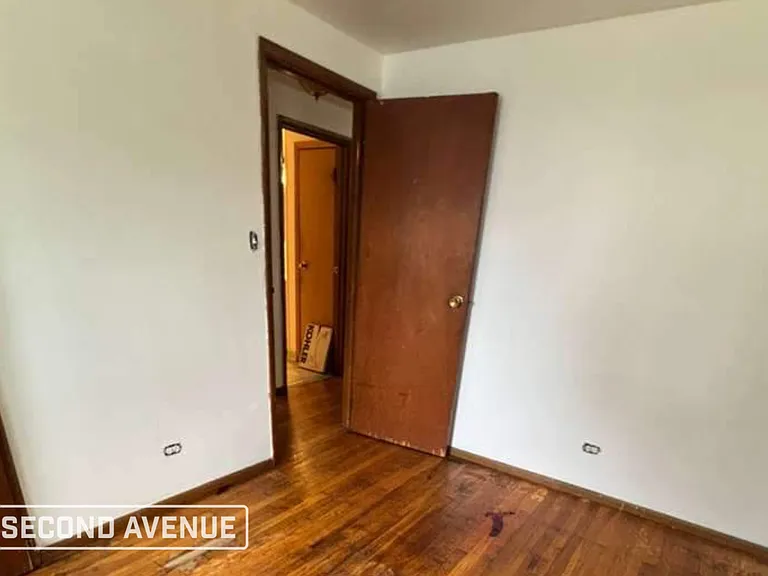 13131 S Rhodes Ave — Photo 7