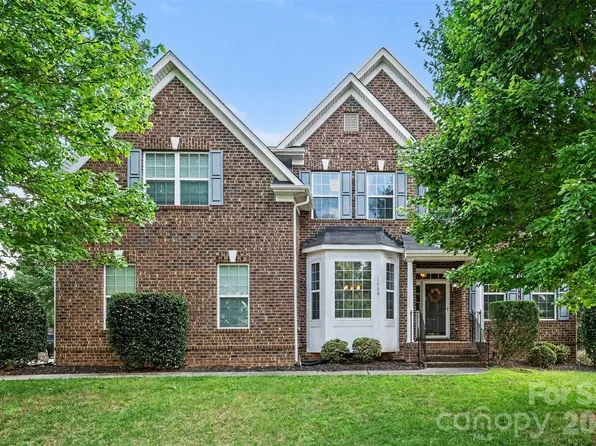 1008 Hawker Rd, Matthews, NC 28104