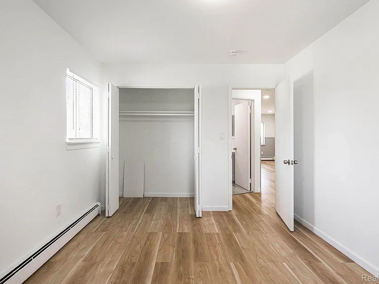 2475 S Commerce Rd #10 — Photo 28
