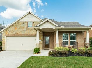 107 Long Meadow Ct, Clute, TX 77531