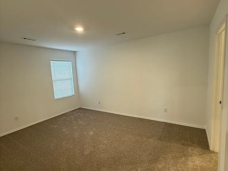 250 Leruss Blvd — Photo 5